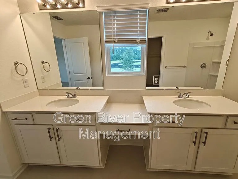 5724 Lagoon Cruise Way — Photo 39