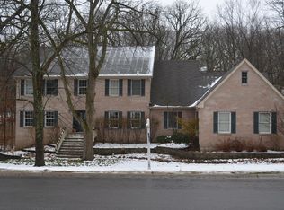 500 Harper Dr, Algonquin, IL 60102