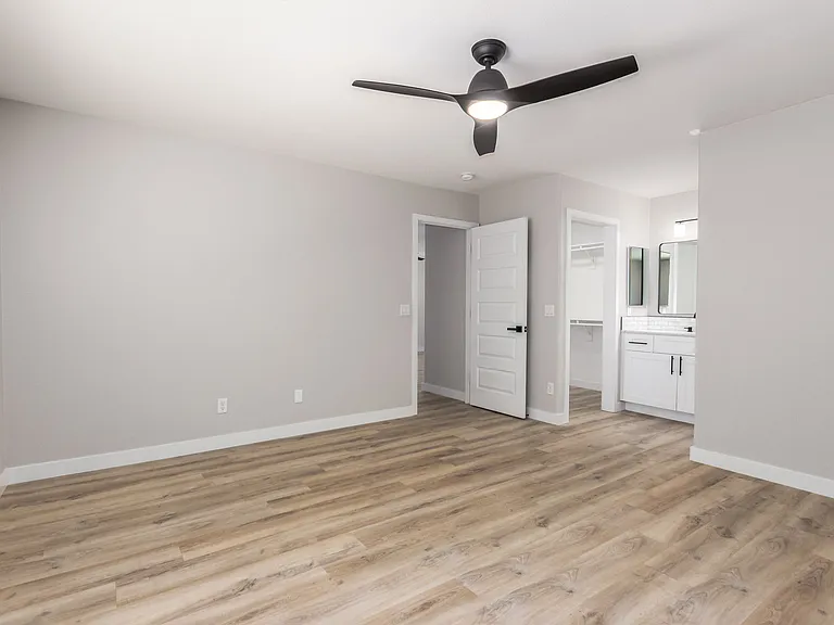 3014 W Zachary Dr — Photo 10