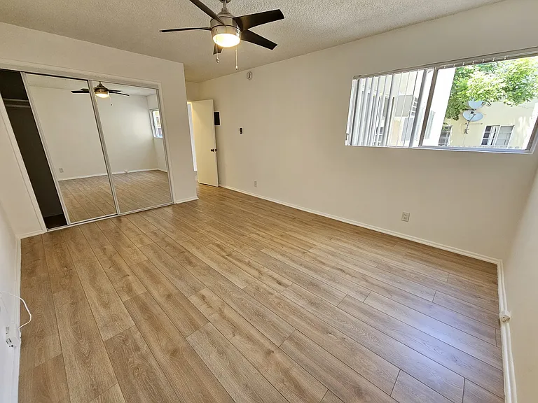 1202 N Fuller Ave #6 — Photo 10