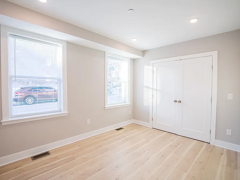 4926 Locust Street — Photo 4