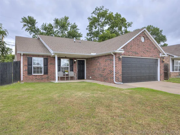 11 E Fairlane Ct, Sapulpa, OK 74066