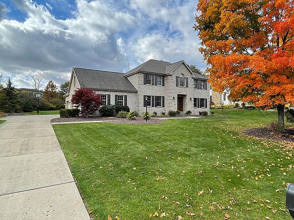 5th image of 203 Lakevue Dr