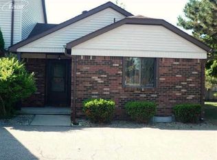 8496 Pepper Ridge Dr, Grand Blanc, MI 48439