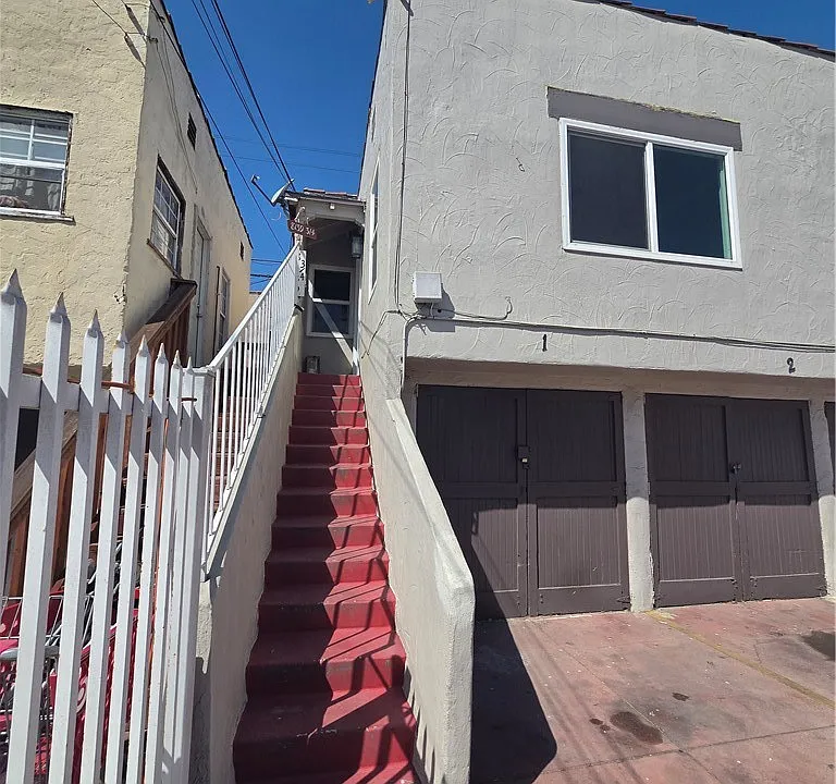 8139 Beechwood Ave #3/4