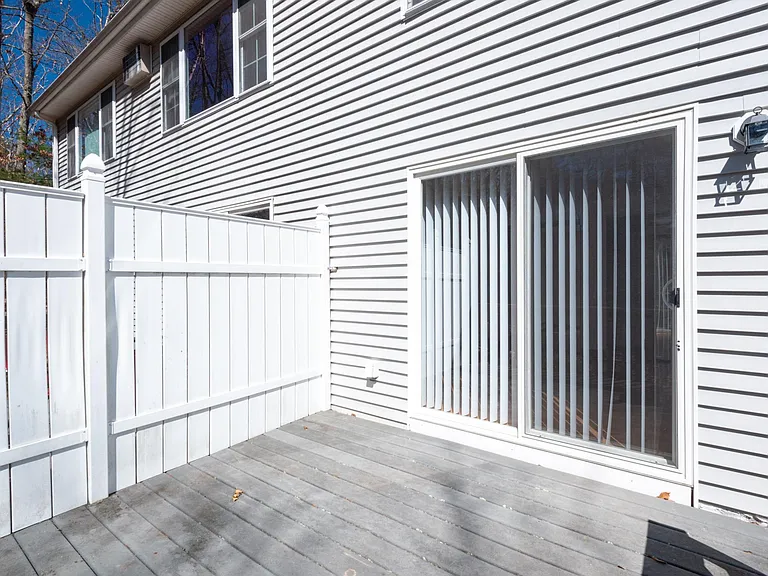 40 Rosewood Dr #40 — Photo 21