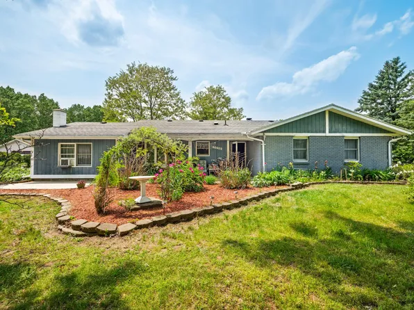 50902 Magician Lake Rd, Dowagiac, MI 49047