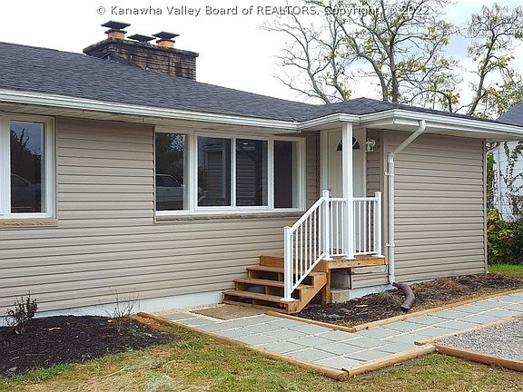 2nd image of 845 Allview Dr