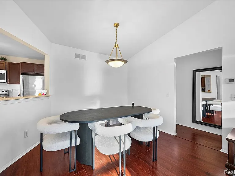 22161 Indian Creek Dr — Photo 6