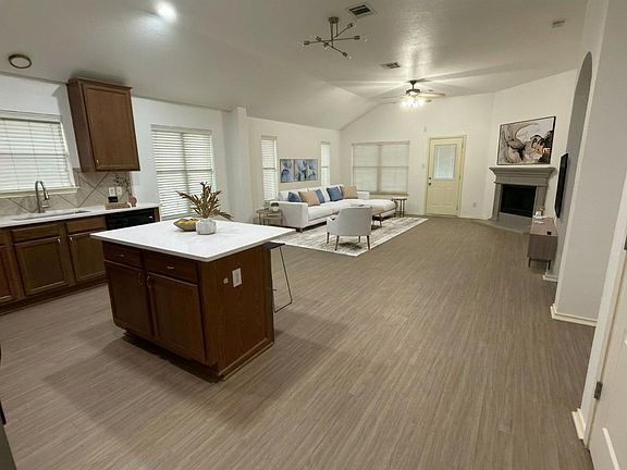 2nd image of 2122 Rachel Ln