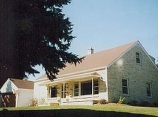 14240 Newell Dr, Brookfield, WI 53005