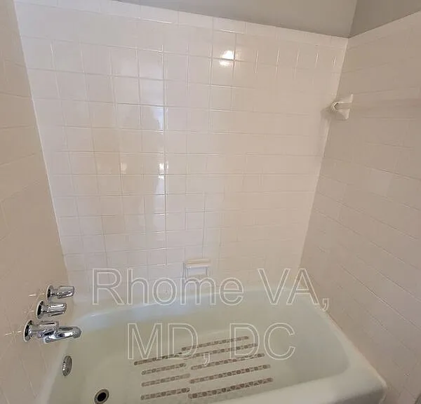 3749 Kanawha St NW — Photo 44