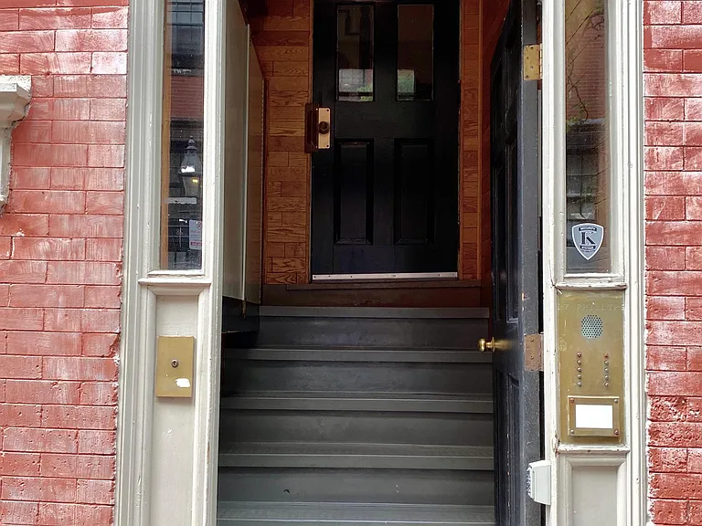 27 Phillips St #5 — Photo 15