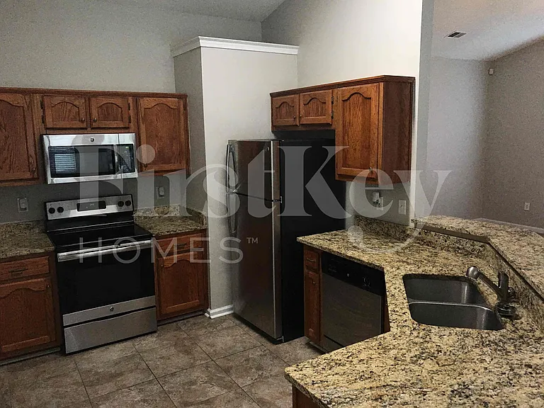 7800 Parkview Cir E — Photo 6