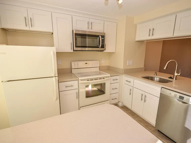 8711 Ravenglass Way — Photo 10