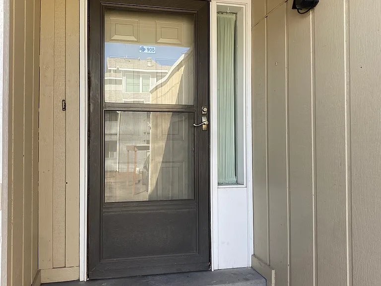 505 Oppenheimer Dr — Photo 3