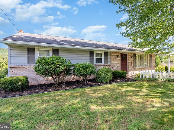 5th image of 424 Vesta Dr