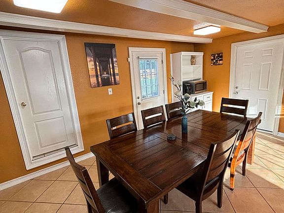 Den dining table