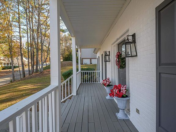 3rd image of 104 Brynleigh Dr
