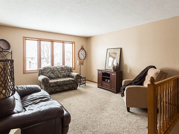 4th image of 3173 43rd Ave