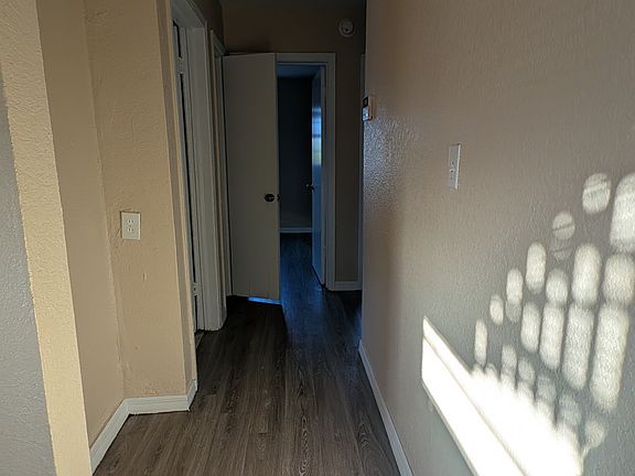 5th image of 207 W Crawford St