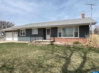 809 W 34th Hwy, Phillips, NE 68865