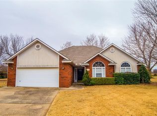 416 Center Dr, Lowell, AR 72745