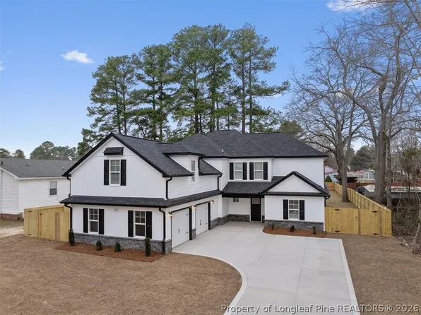 125 Crawford St, Raeford, NC 28376