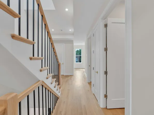 24 Clinton Avenue image 11 of 23