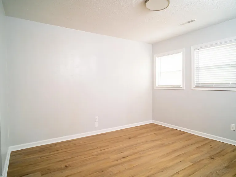 3825 Crane Dr NE — Photo 15