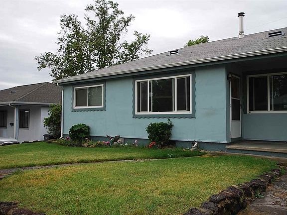 3rd image of 929 Pioneer St