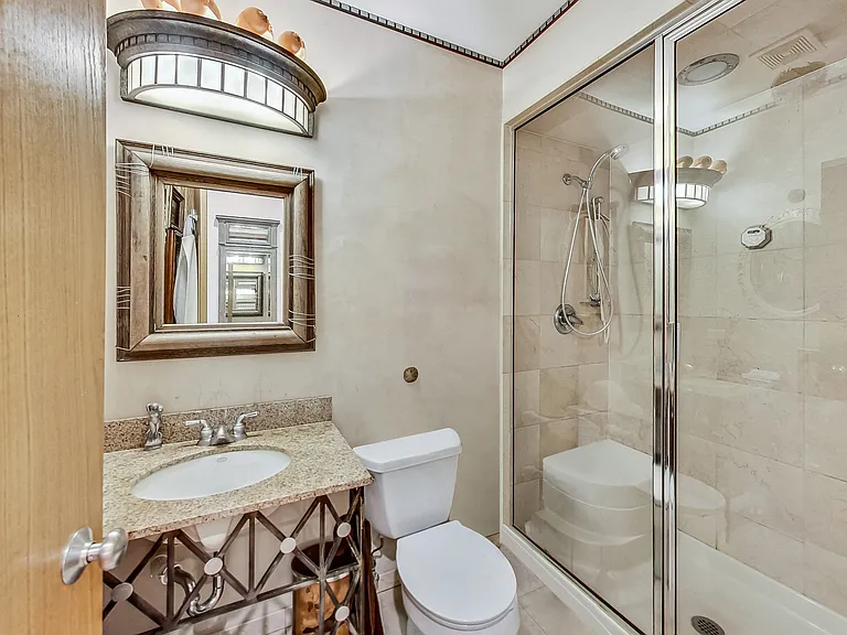 917 W Lakeside Pl #1W — Photo 9
