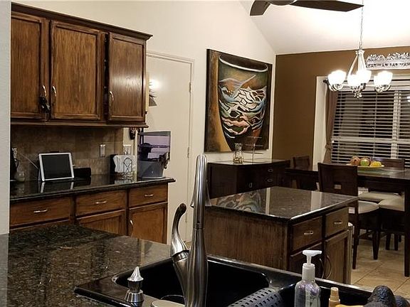 5th image of 2537 Redfield Dr