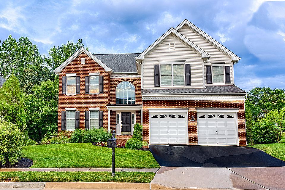 1st image of 22803 Oatlands Grove Pl