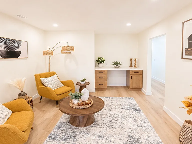 366 Lausanne Dr — Photo 8