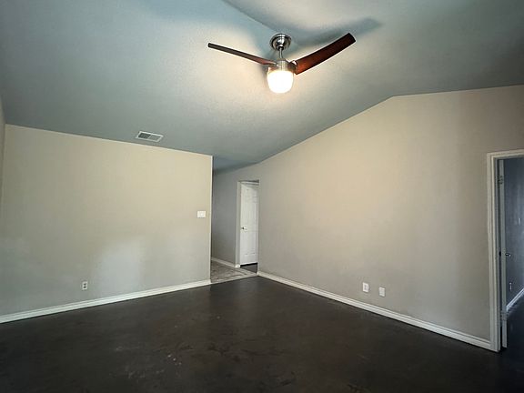 3rd image of 2103 Tonto Ln