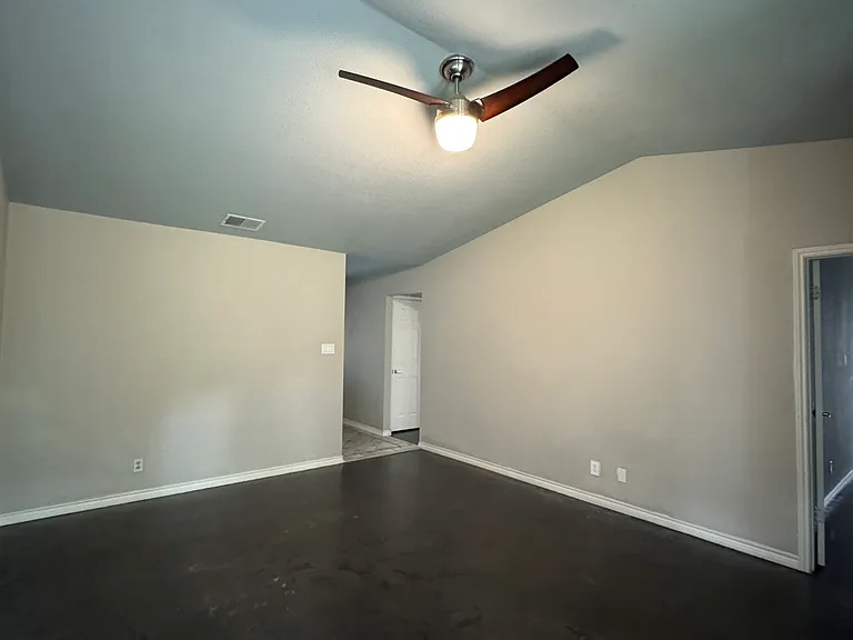 2103 Tonto Ln — Photo 3