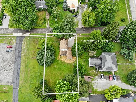 3rd image of 10808 Forest St