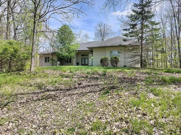 7544 Lake Hollow Ct, Dexter, MI 48130