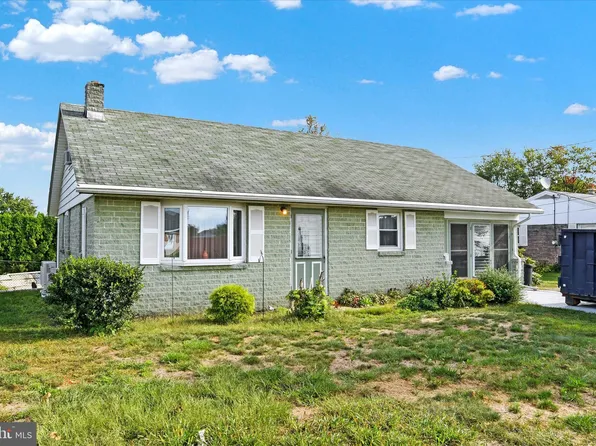 805 Maple Ln, Lebanon, PA 17046