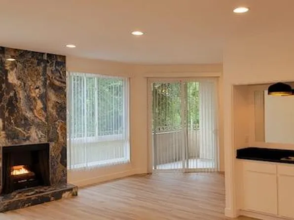 14569 Benefit St Unit 211, Sherman Oaks, CA 91403
