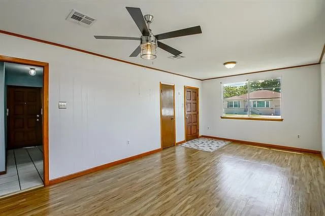 429 Olive Ave — Photo 9