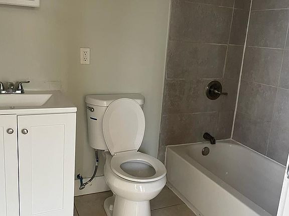 3rd image of 106 Martens Cres #2