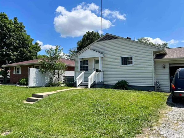 1121 Frazier Ave, Centralia, IL 62801