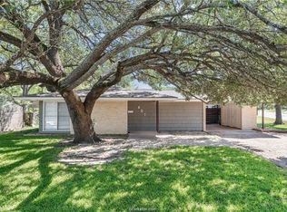401 Helena St, Bryan, TX 77801