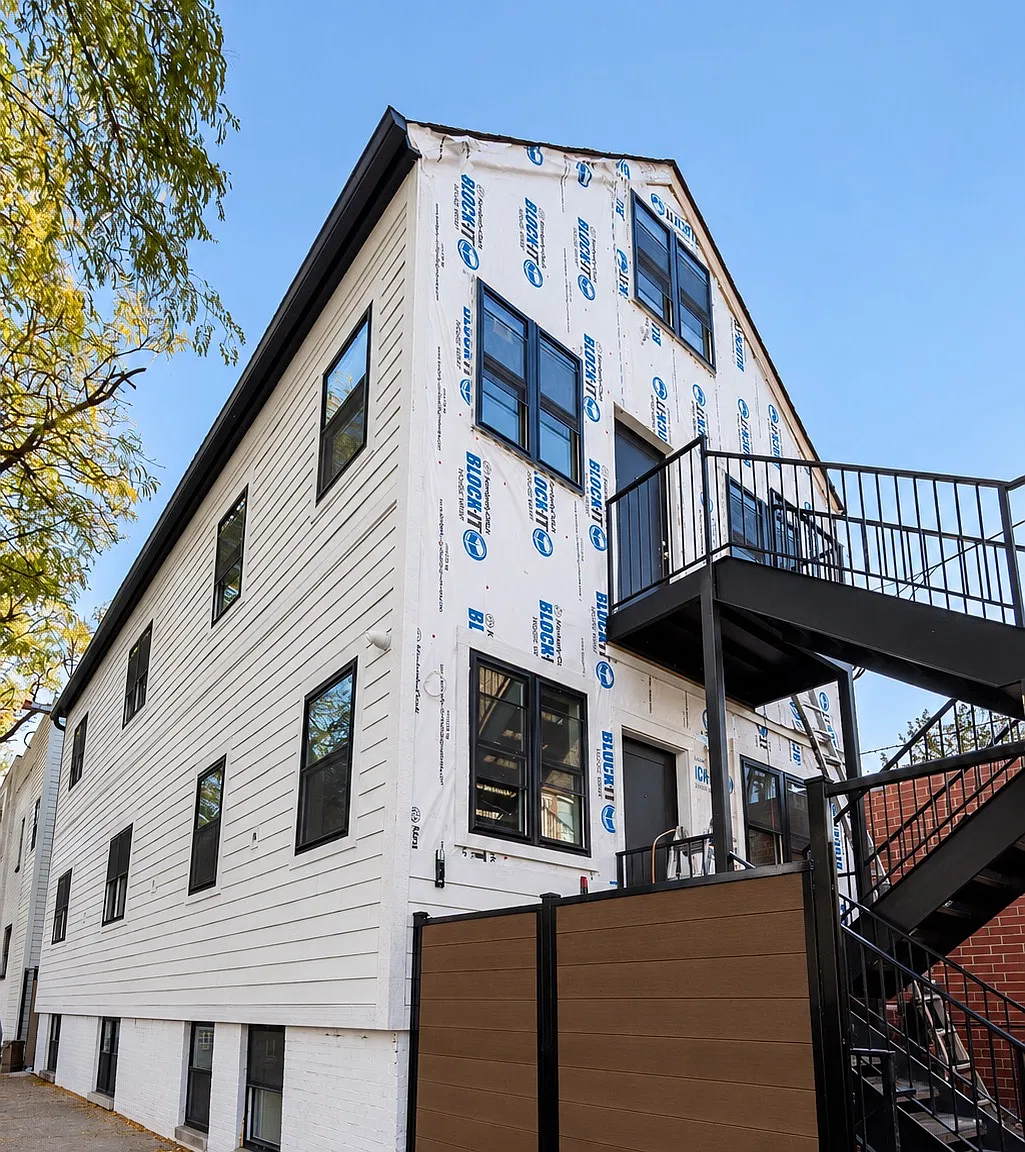 1100 W Wolfram St — Photo 3