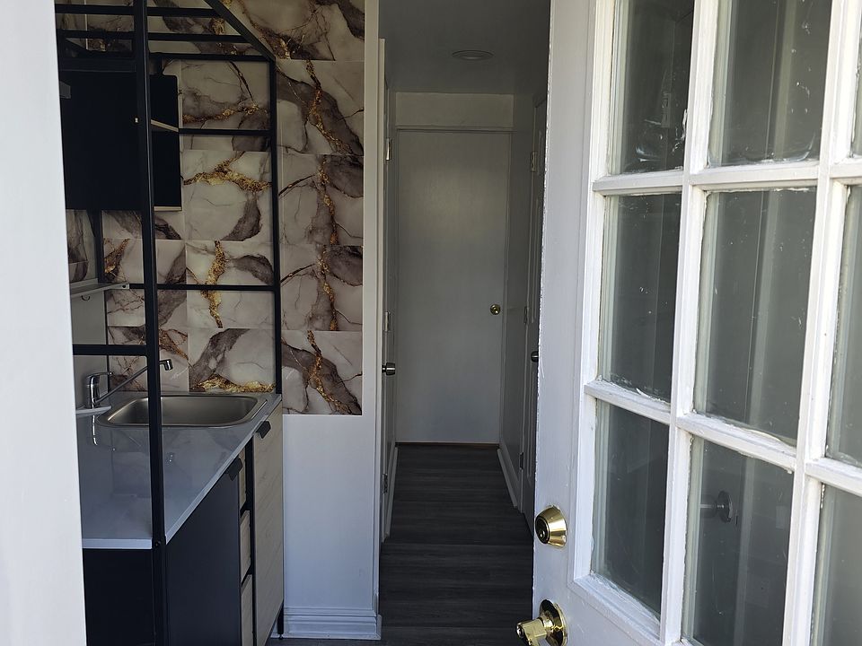 1st image of 8604 Briarwood Ct