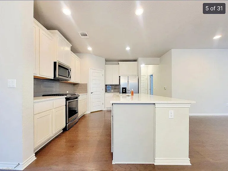 9006 Gage Dr — Photo 5