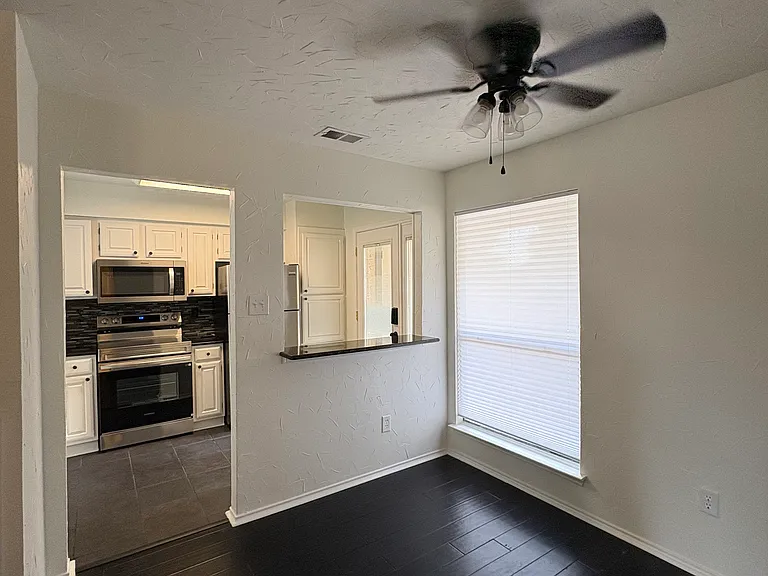 827 W Harwood Rd #E — Photo 5