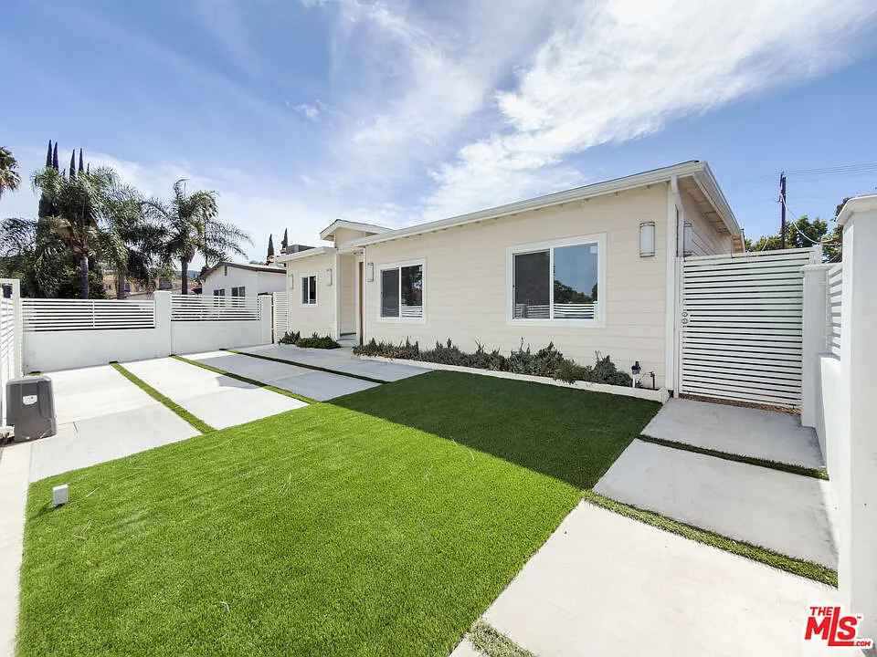 5 bed, 5.0 bath, 2100 sqft, $8,800 — Photo 3